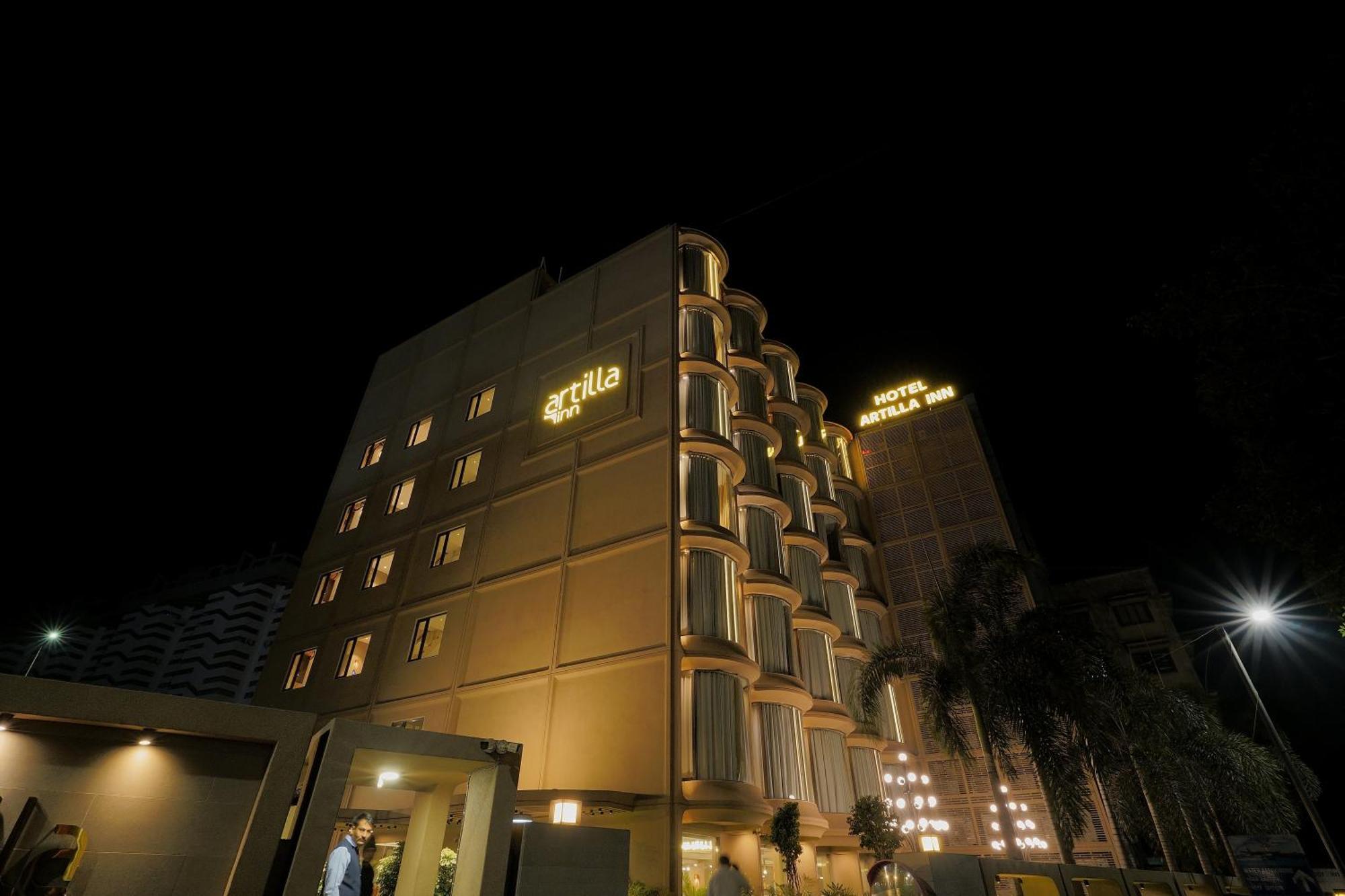 Artilla Inn أحمد أباد المظهر الخارجي الصورة