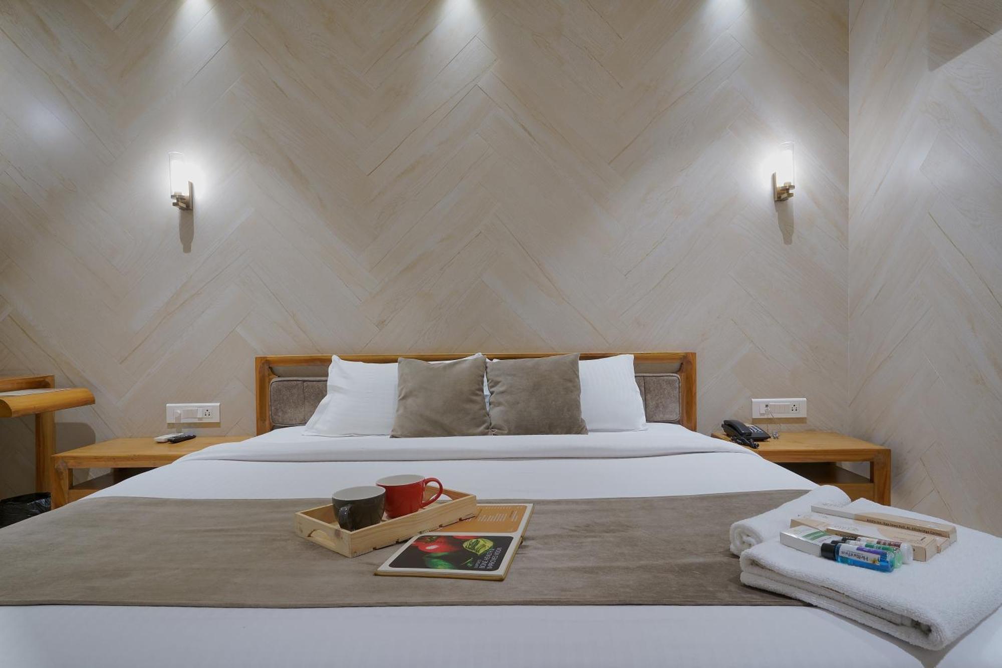 Artilla Inn أحمد أباد المظهر الخارجي الصورة