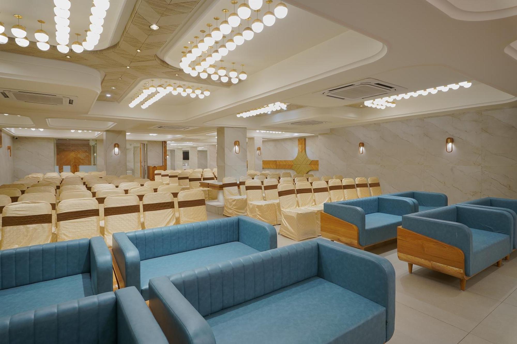 Artilla Inn أحمد أباد المظهر الخارجي الصورة