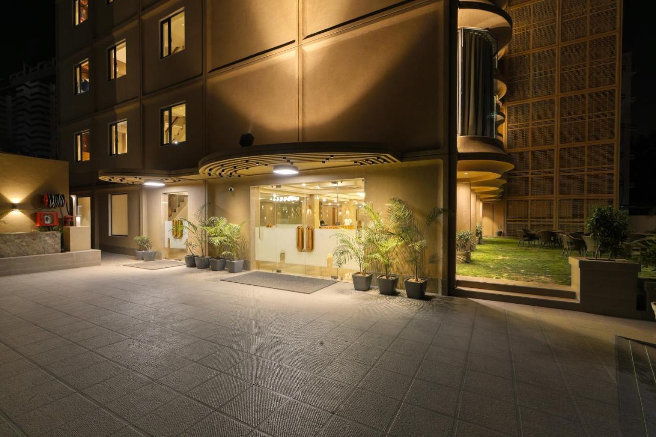 Artilla Inn أحمد أباد المظهر الخارجي الصورة