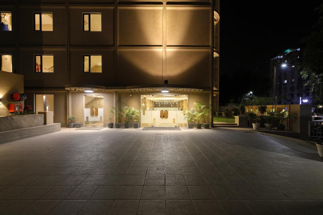 Artilla Inn أحمد أباد المظهر الخارجي الصورة