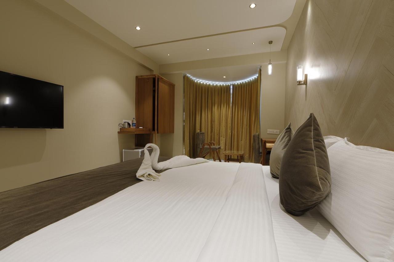 Artilla Inn أحمد أباد المظهر الخارجي الصورة