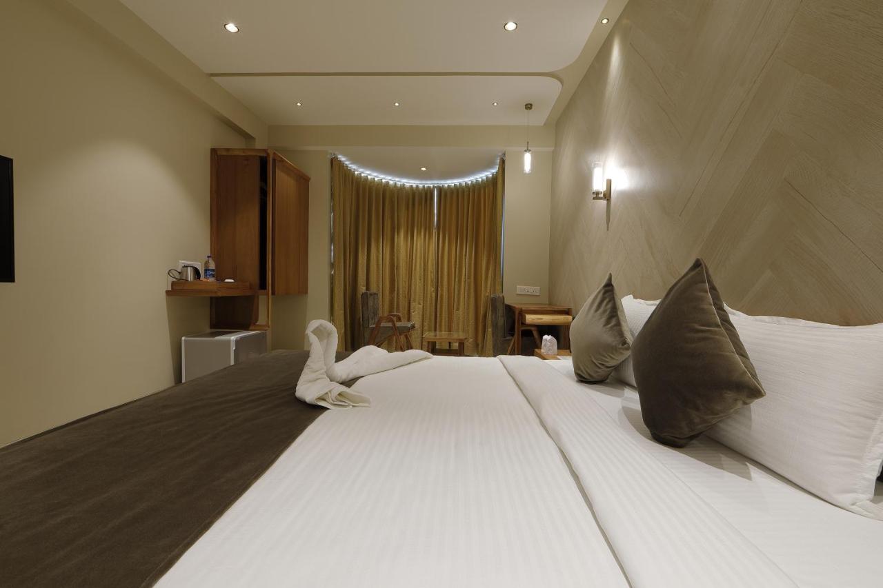 Artilla Inn أحمد أباد المظهر الخارجي الصورة