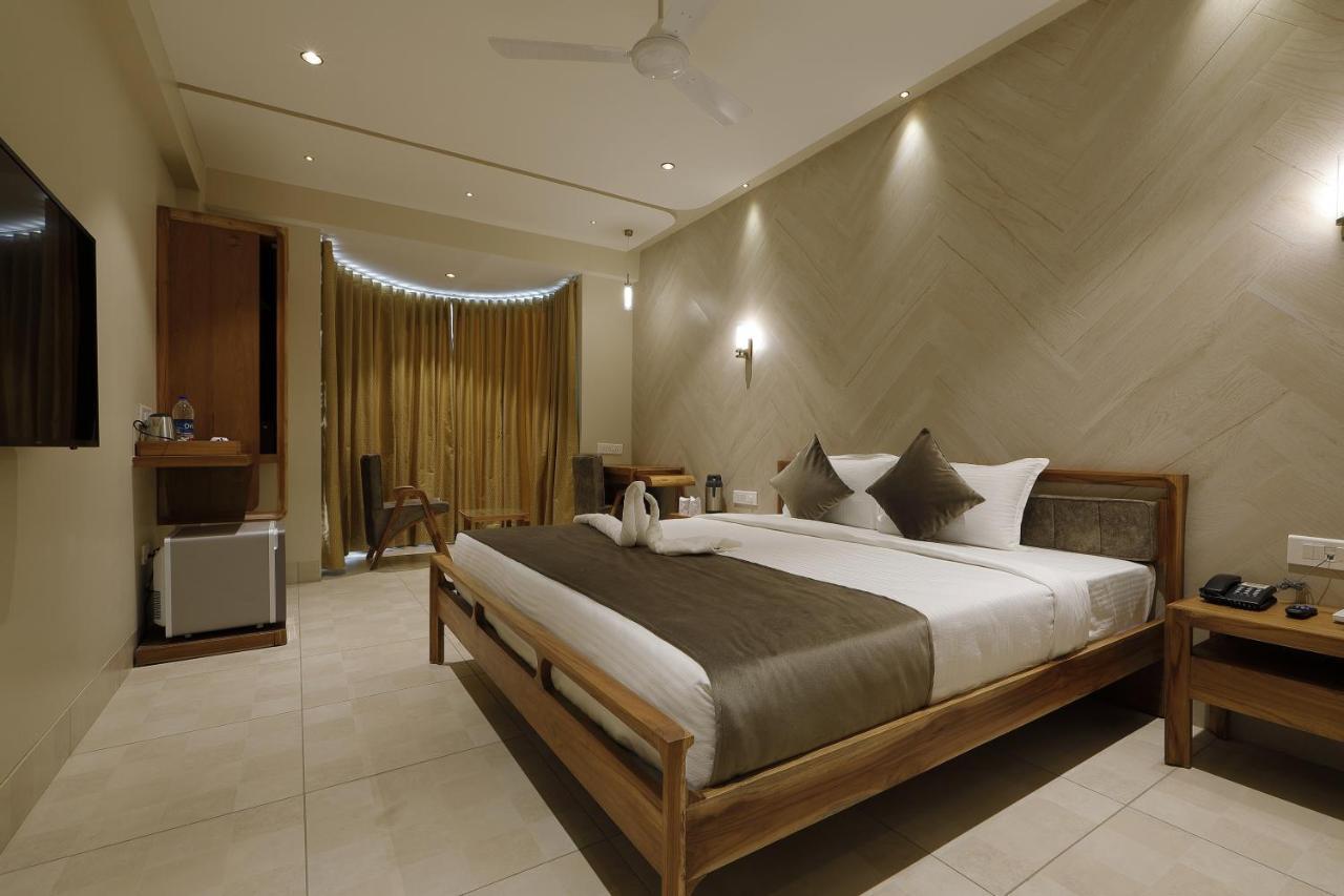 Artilla Inn أحمد أباد المظهر الخارجي الصورة