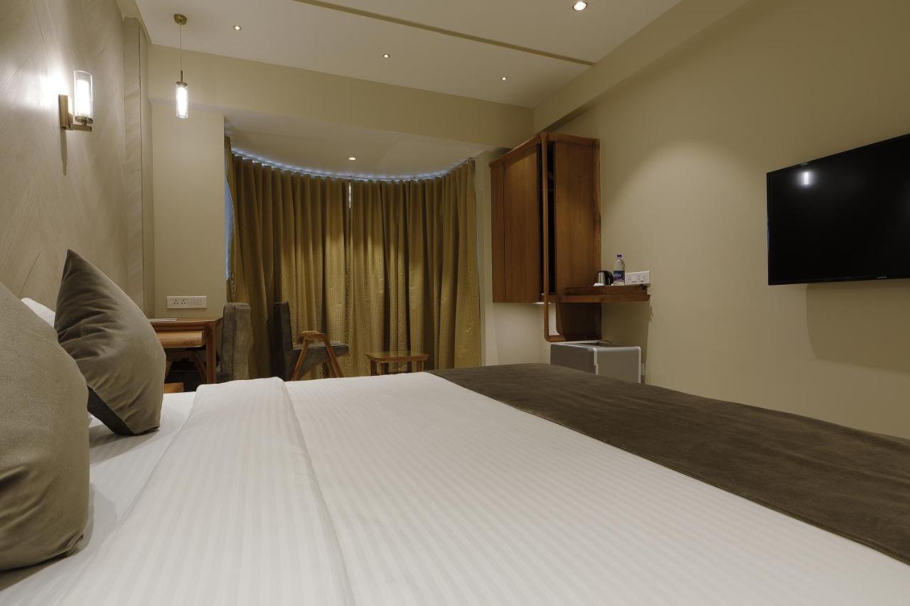 Artilla Inn أحمد أباد المظهر الخارجي الصورة