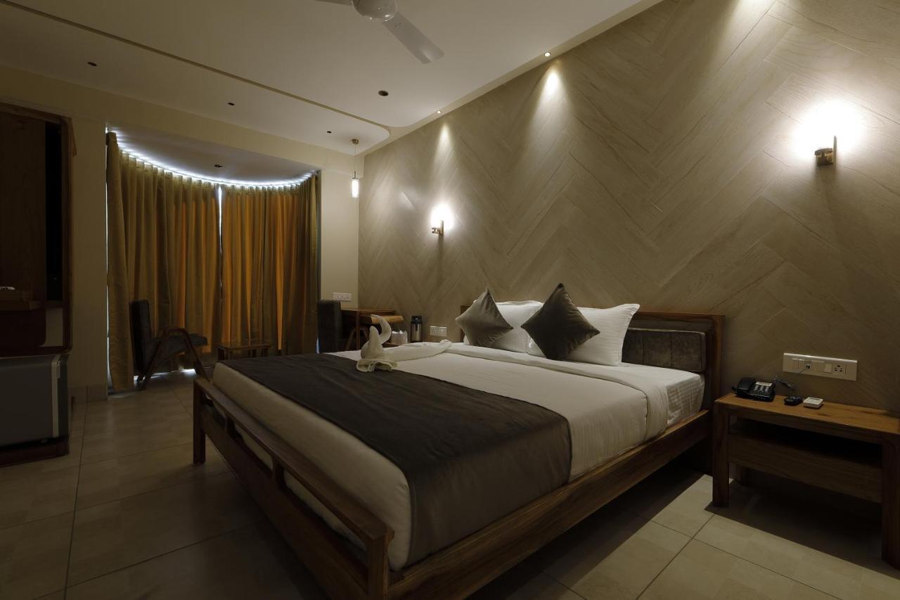 Artilla Inn أحمد أباد المظهر الخارجي الصورة