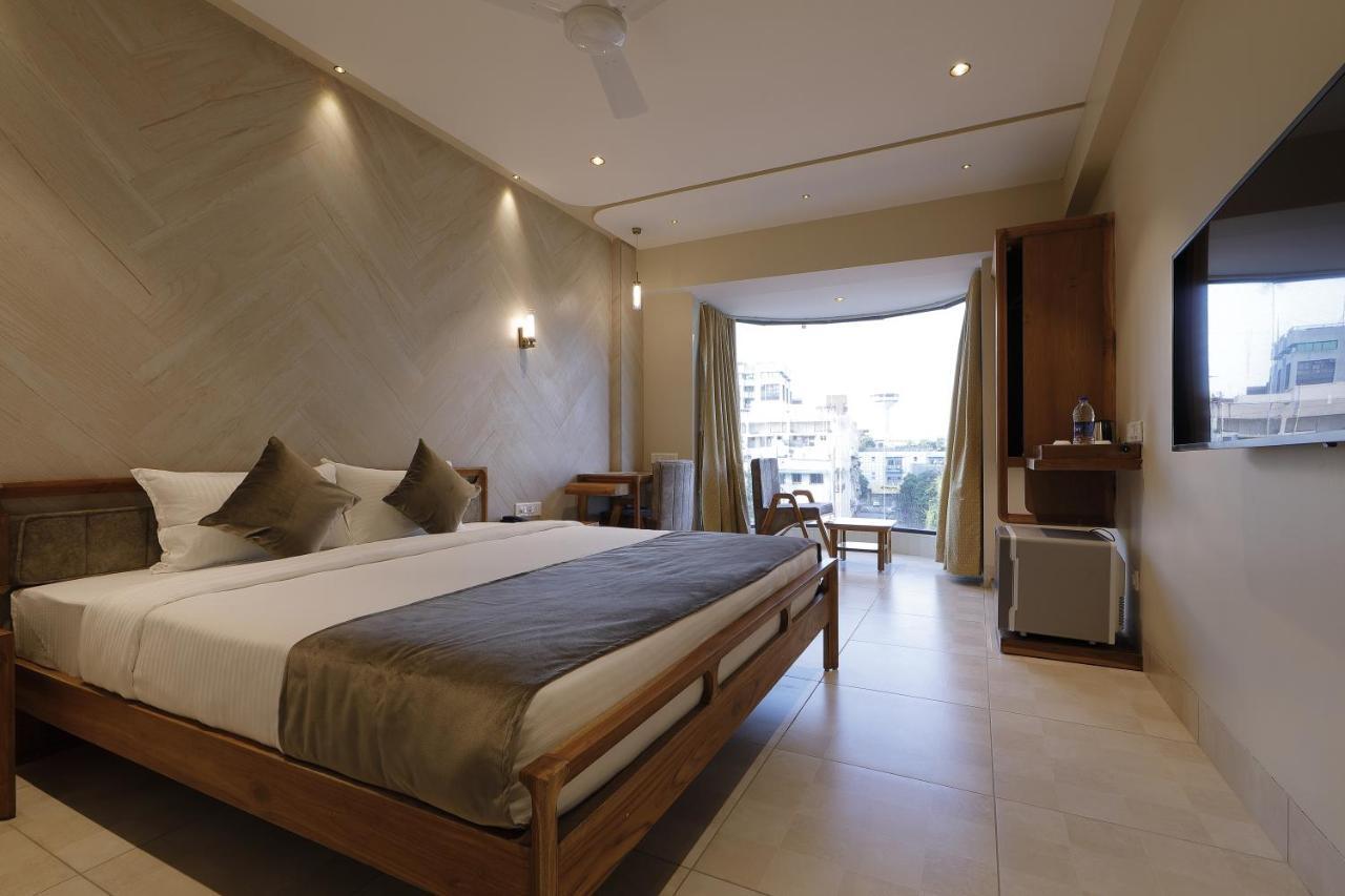 Artilla Inn أحمد أباد المظهر الخارجي الصورة