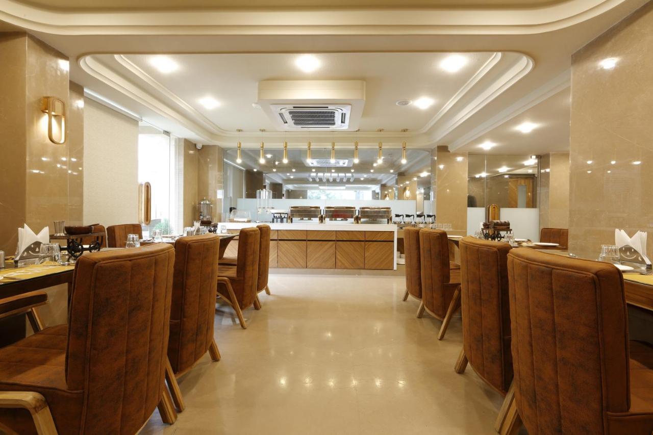 Artilla Inn أحمد أباد المظهر الخارجي الصورة