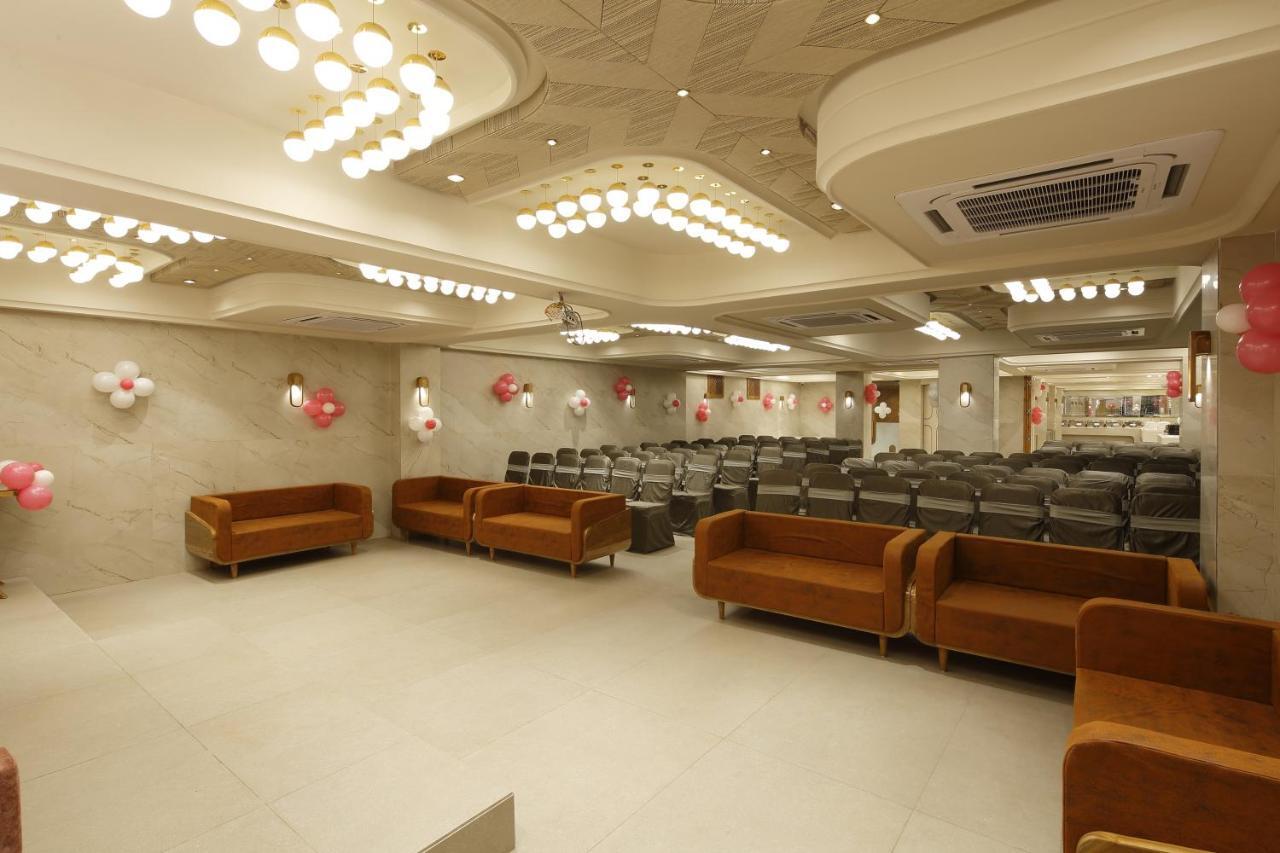 Artilla Inn أحمد أباد المظهر الخارجي الصورة